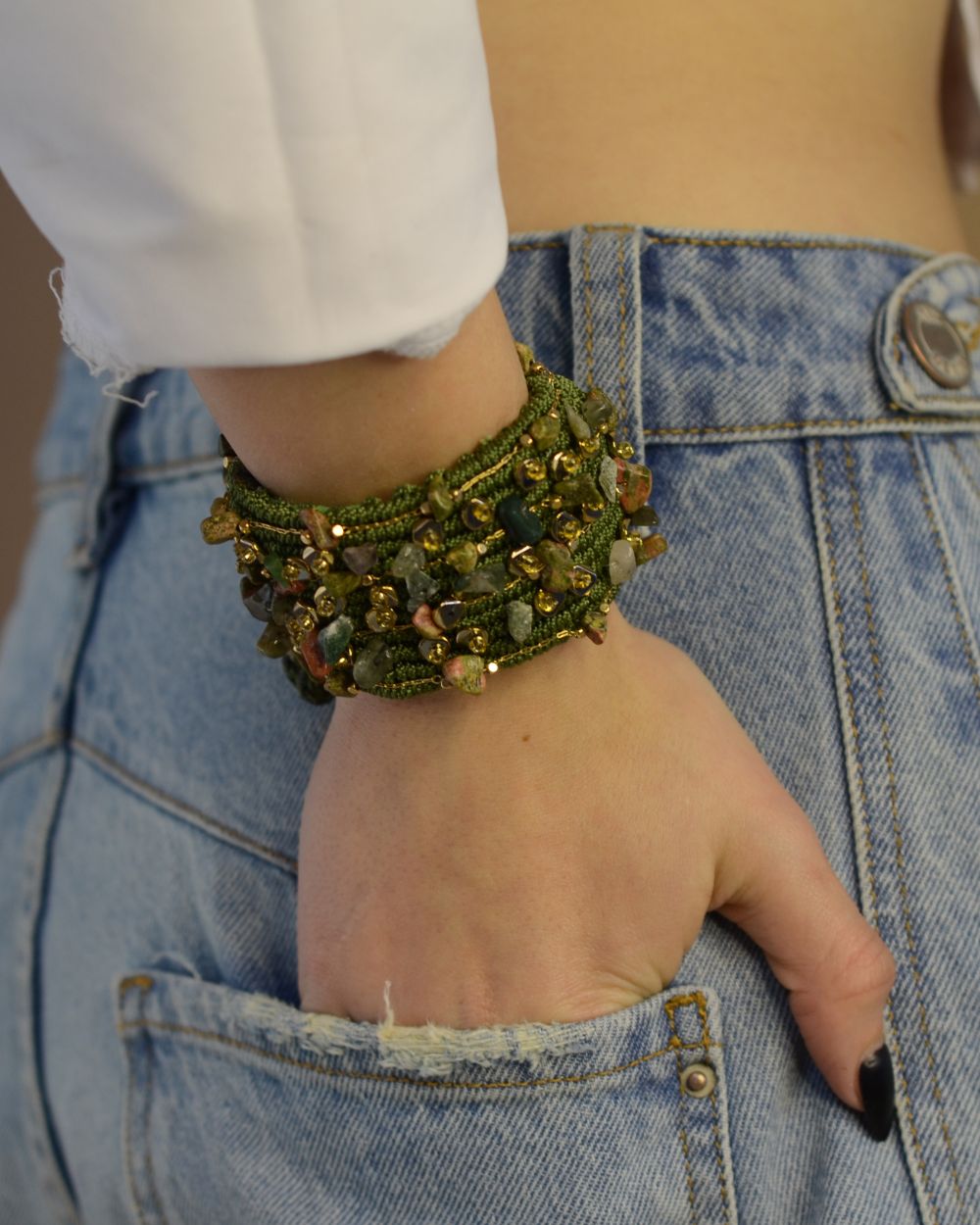 pulsera brazalete en macrame