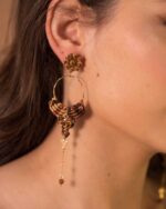 Aretes elegantes largos Café Dorado