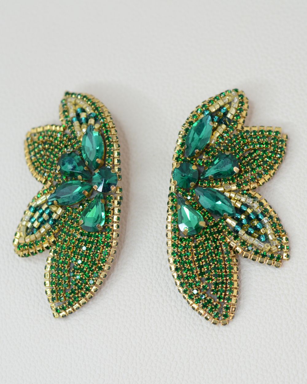 aretes verdes